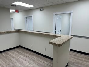 3275 W Hillsboro Blvd, Deerfield Beach, FL for lease Interior Photo- Image 1 of 21