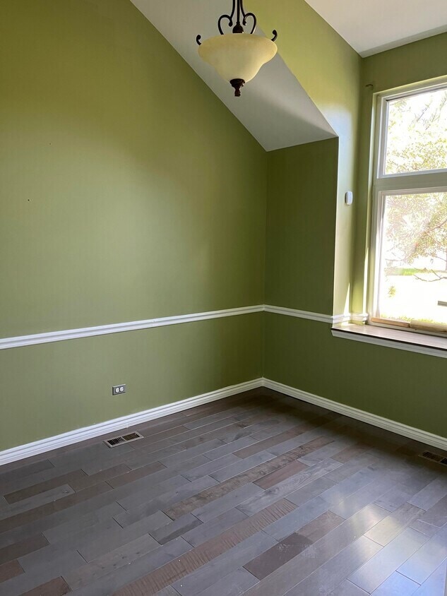 4450 Westbrook Dr, Aurora, IL for lease Interior Photo- Image 1 of 1