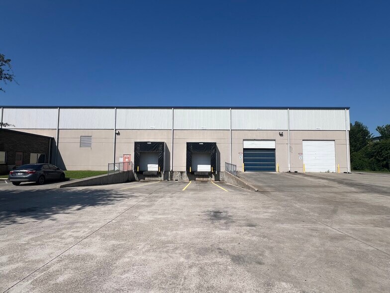 14341 Interdrive W, Houston, TX à vendre - Photo du bâtiment - Image 3 de 5
