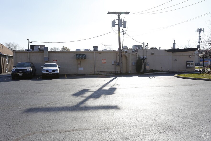 440 Ogden Ave, Downers Grove, IL à vendre - Photo du bâtiment - Image 3 de 11