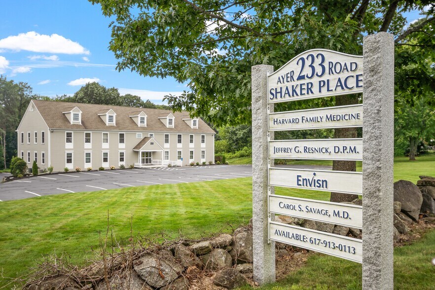 233 Ayer Rd, Harvard, MA à louer - Photo principale - Image 1 de 61