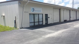 Plus de détails pour 946 13th Ln, Vero Beach, FL - Industriel à louer