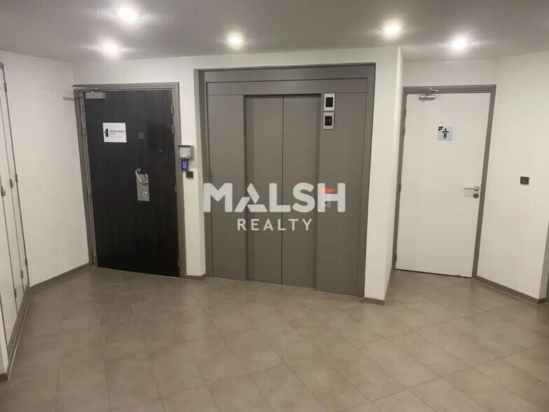 Bureau dans Lyon à vendre - Hall d’entrée - Image 3 de 13
