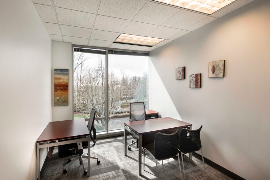 1755 N Brown Rd, Lawrenceville, GA for lease - Interior Photo - Image 2 of 9