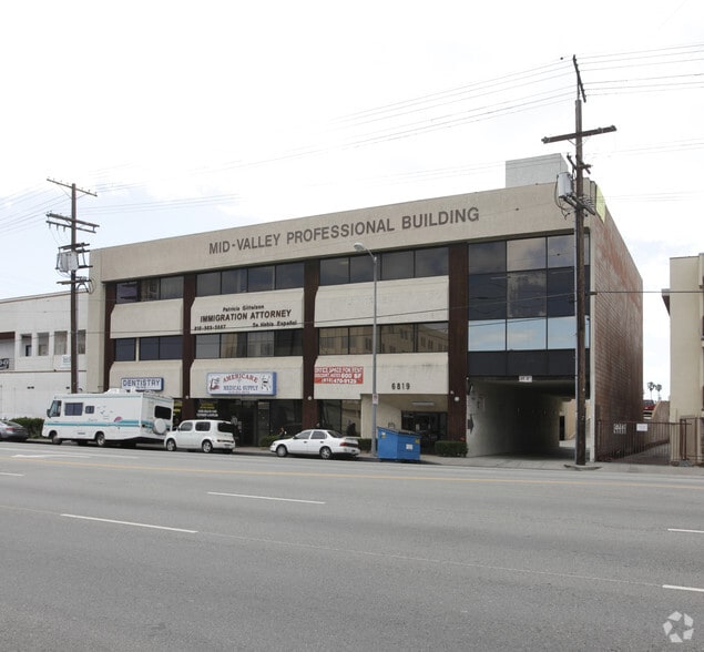 6819 Sepulveda Blvd, Van Nuys, CA for lease - Primary Photo - Image 1 of 13