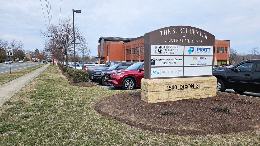 1500 Dixon St, Fredericksburg, VA à louer - Photo du bâtiment - Image 2 de 9