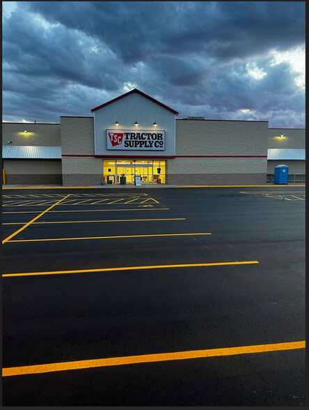 500 W 9th St N, Ladysmith, WI à louer - Photo principale - Image 1 de 4