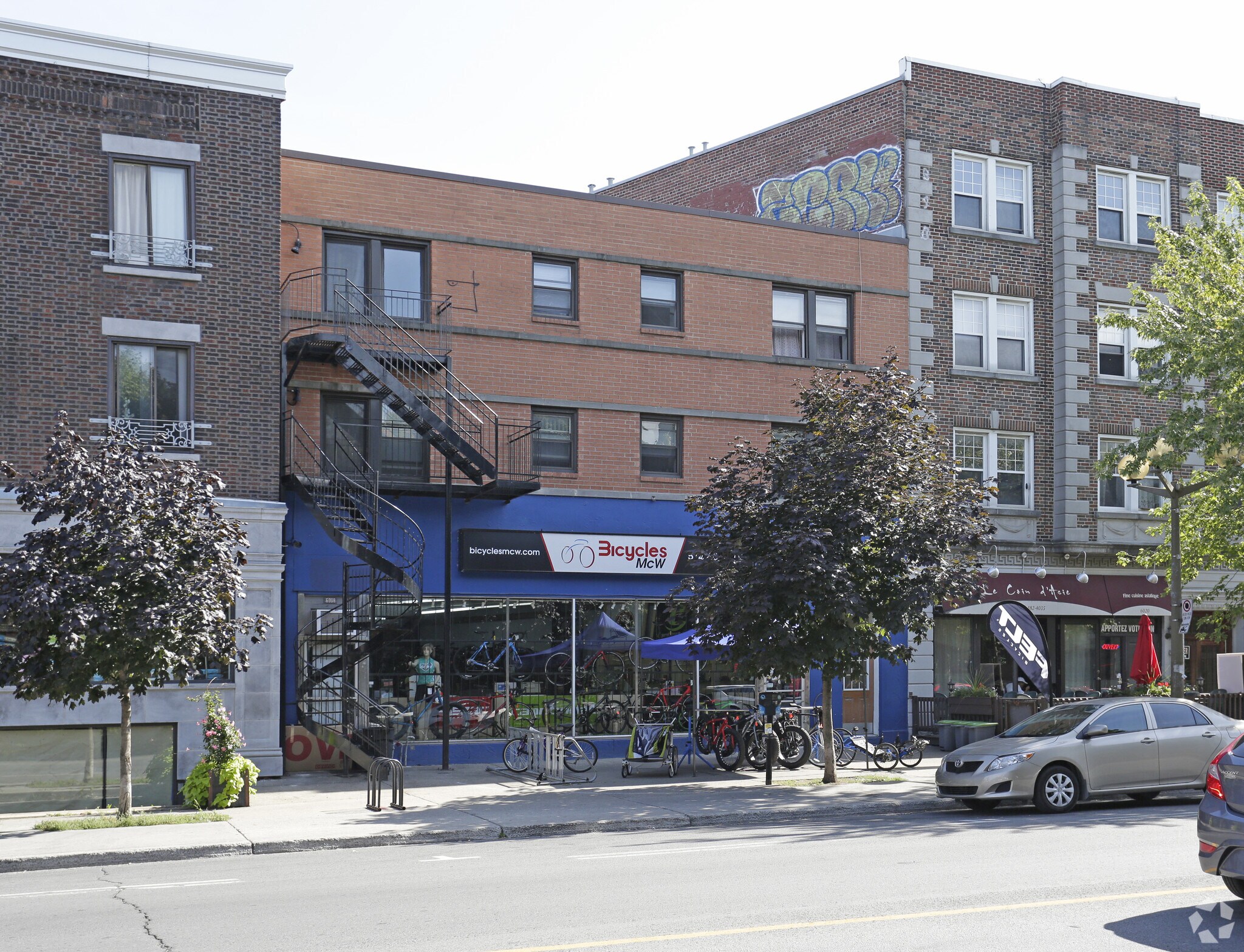 6010 Rue Sherbrooke O, Montréal, QC for sale Primary Photo- Image 1 of 1