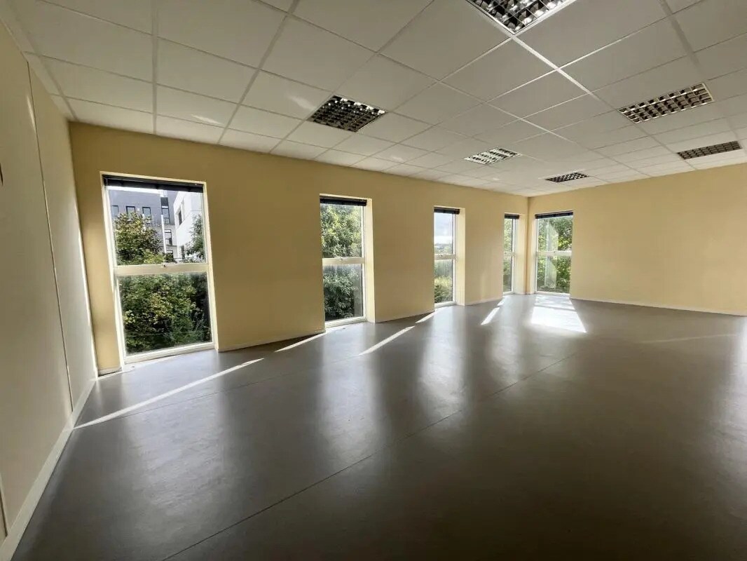 Office in Rennes for lease Interior Photo- Image 1 of 9