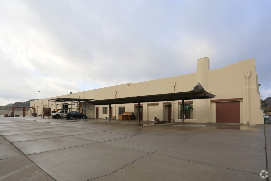 20635 N Cave Creek Rd, Phoenix, AZ à louer - Photo du bâtiment - Image 2 de 2