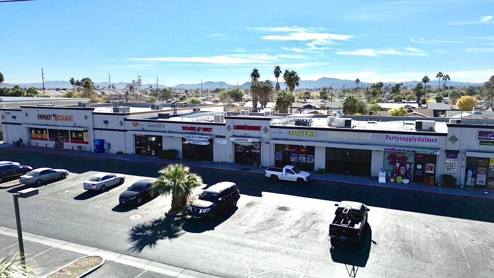 3455 E Lake Mead Blvd, North Las Vegas, NV à louer - Photo du bâtiment - Image 2 de 7