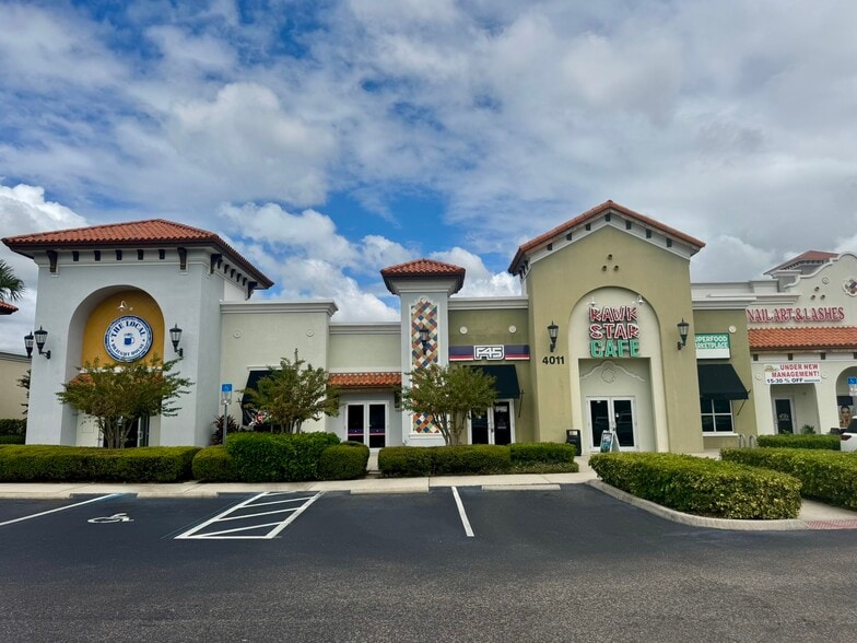 4011 Tampa Rd, Oldsmar, FL à louer - Photo du bâtiment - Image 2 de 15