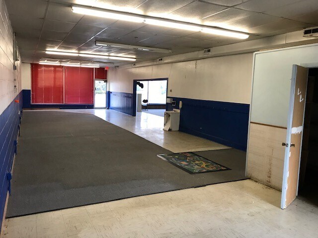 116 W Irving Park Rd, Wood Dale, IL à louer - Photo intérieure - Image 2 de 13