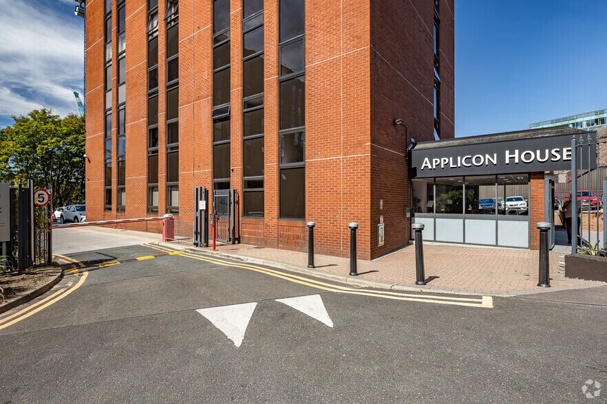Exchange St, Stockport à louer - Photo du bâtiment - Image 3 de 12