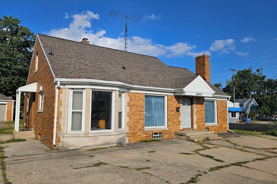 2945 S Division Ave, Grand Rapids, MI à vendre - Photo du bâtiment - Image 1 de 6