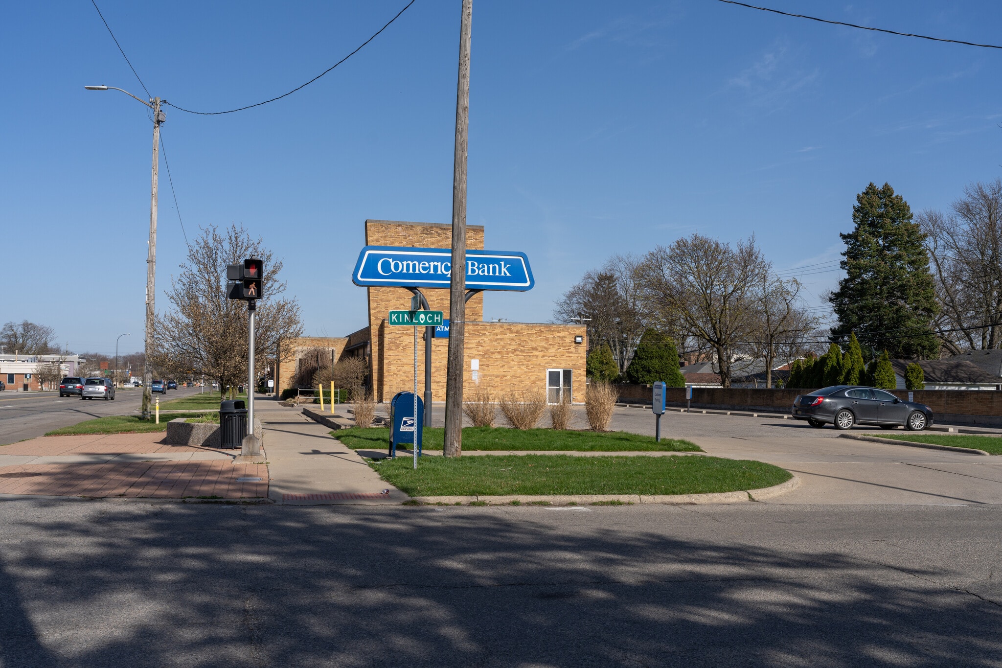 26095 5 Mile Rd, Redford Township, MI for lease Primary Photo- Image 1 of 4