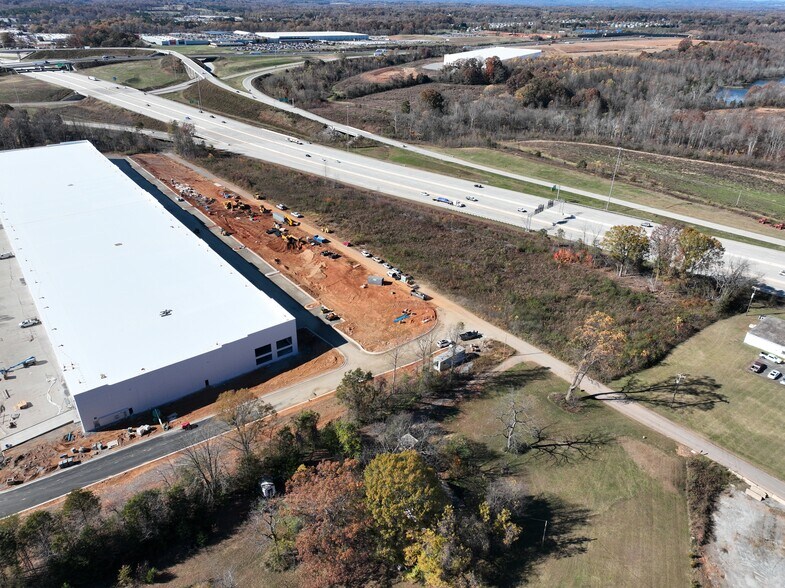 International Drive, Statesville, NC à vendre - Photo du bâtiment - Image 3 de 16