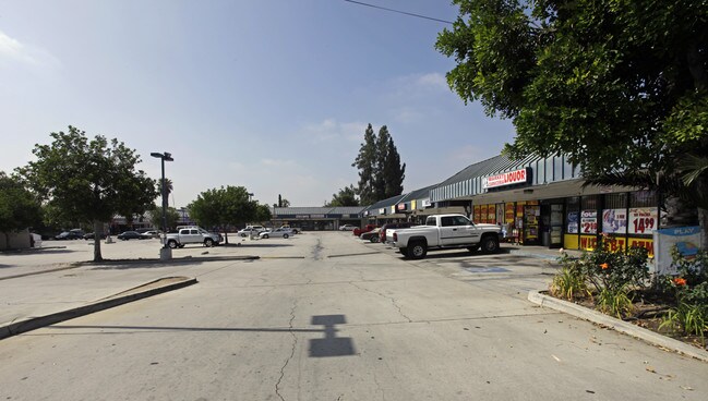 More details for 2715 W Foothill Blvd, Rialto, CA - Office/Retail for Lease