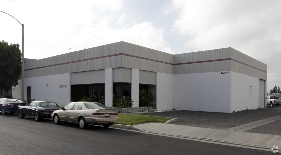 2850 E Via Martens, Anaheim, CA for lease - Primary Photo - Image 1 of 5