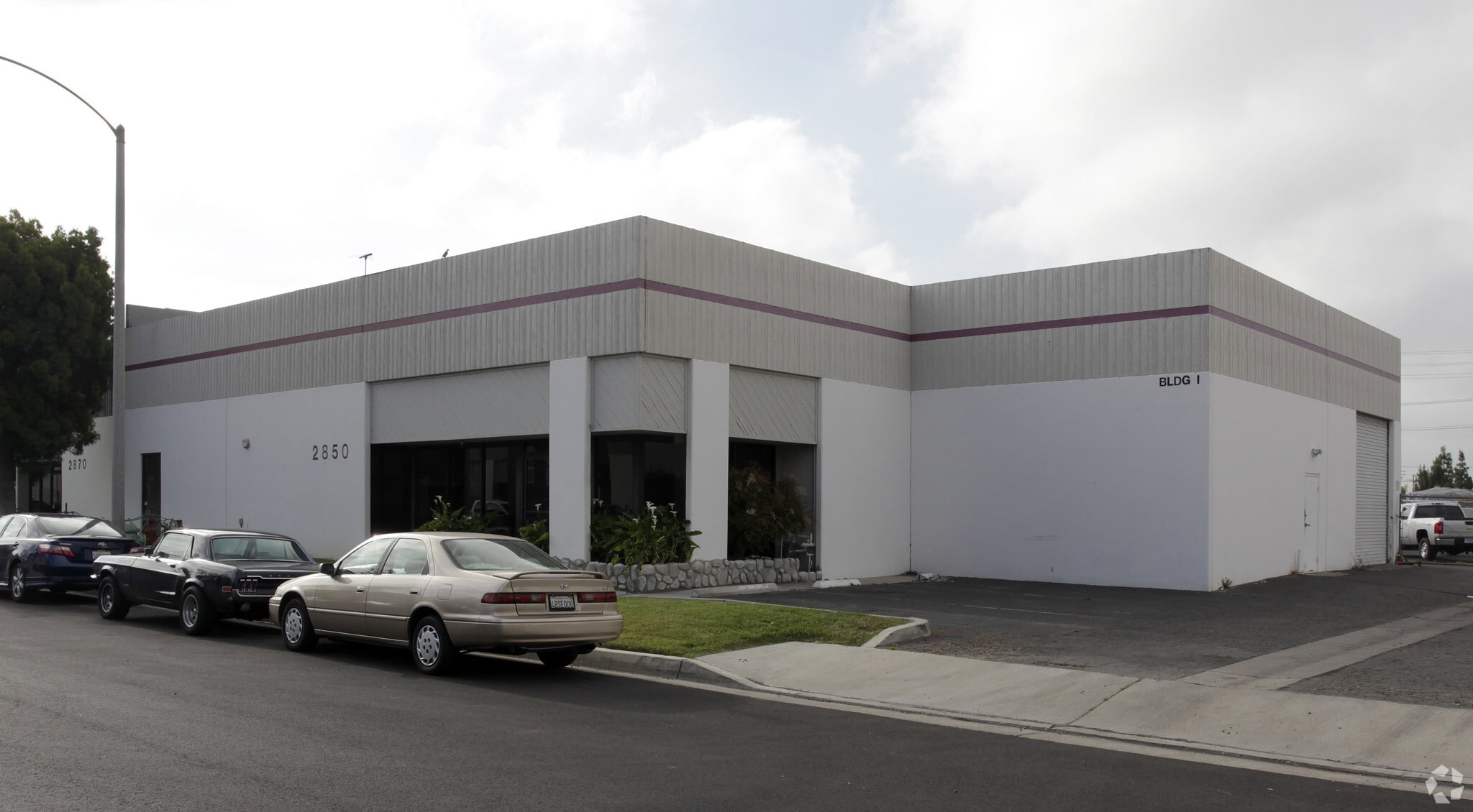 2850 E Via Martens, Anaheim, CA for lease Primary Photo- Image 1 of 6