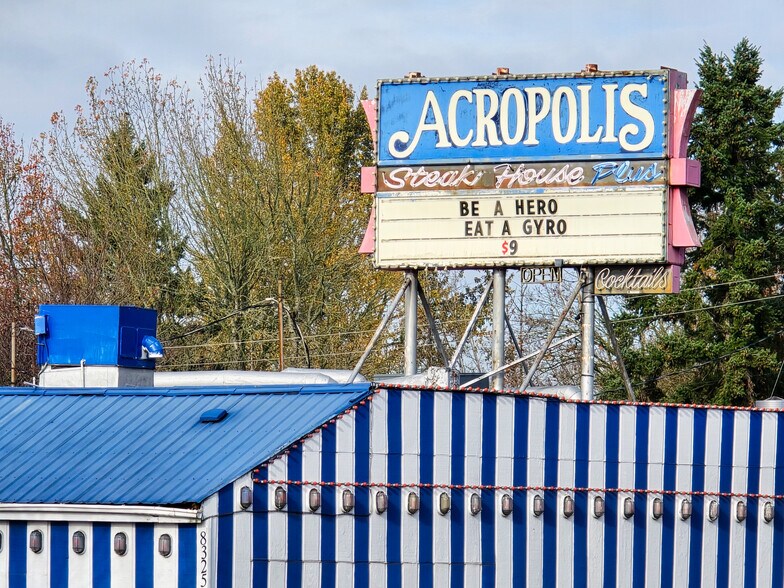 8325 SE McLoughlin Blvd, Portland, OR à vendre - Photo du bâtiment - Image 2 de 34