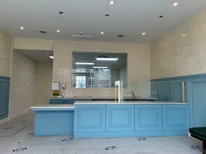 5158 Hollywood Blvd, Los Angeles, CA for lease Interior Photo- Image 2 of 11