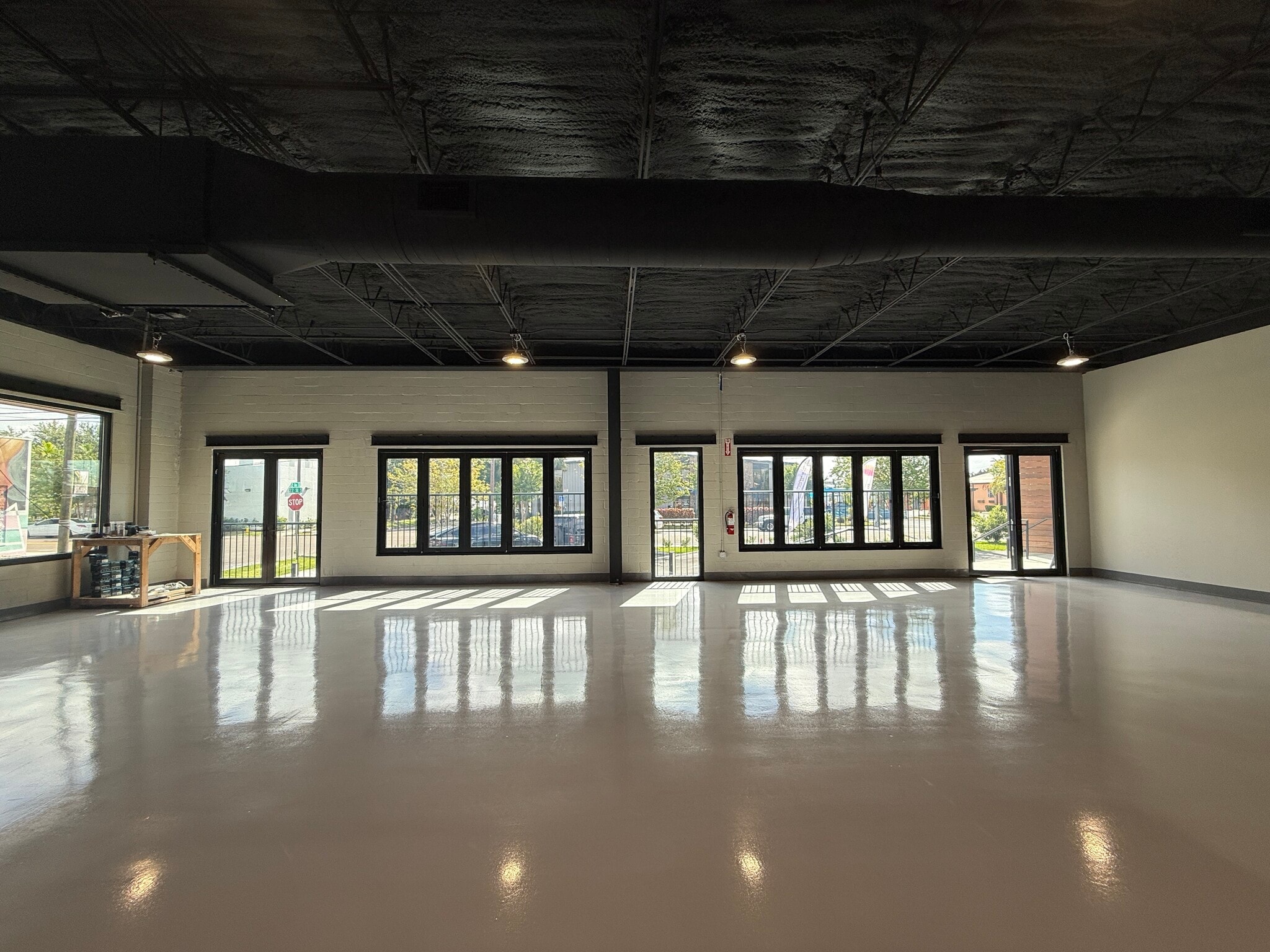 2200 2nd Ave S, Saint Petersburg, FL for lease Interior Photo- Image 1 of 4