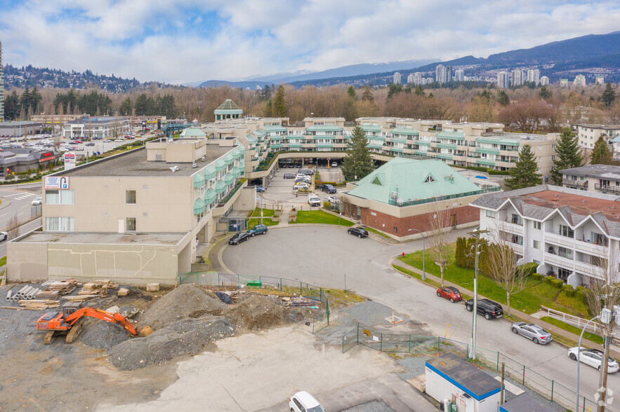 2099 Lougheed Hwy, Port Coquitlam, BC à louer - Photo du bâtiment - Image 3 de 18