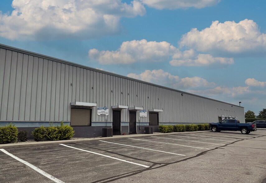 10645 Deme Dr, Indianapolis, IN à louer - Photo du bâtiment - Image 2 de 2