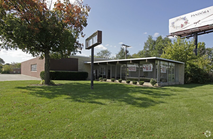 33W461 Roosevelt Rd, West Chicago, IL à vendre - Photo du bâtiment - Image 2 de 5