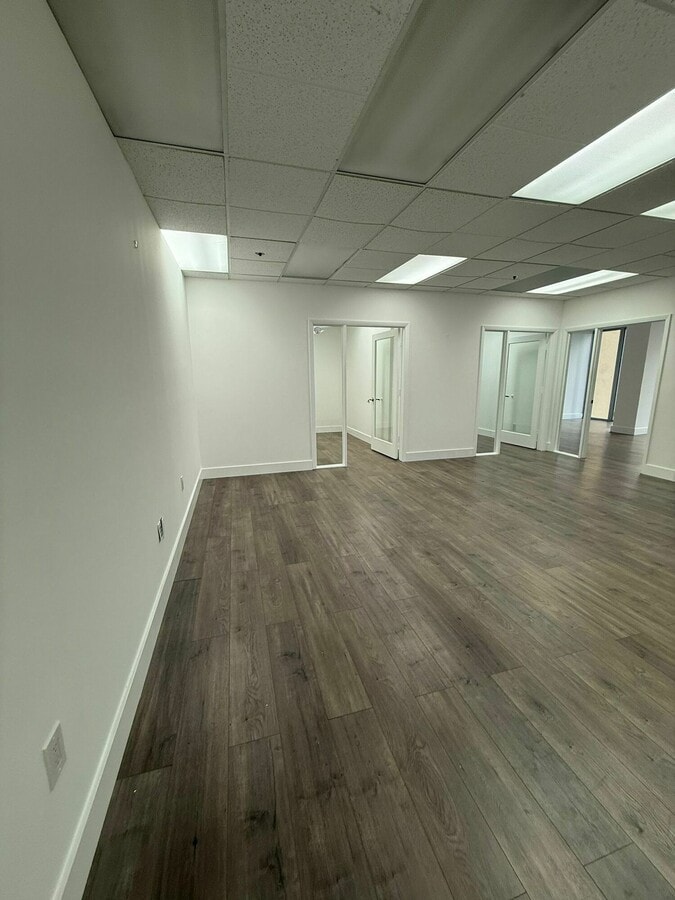 150 SE 2nd Ave, Miami, FL 33131 - Unit 702 -  - Interior Photo - Image 2 of 8