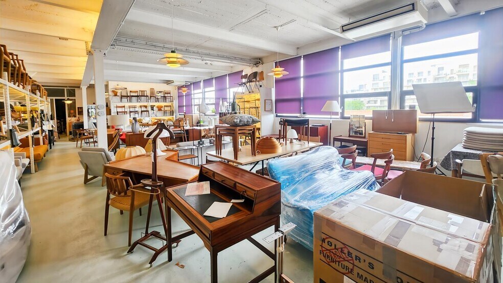 Flex in Courbevoie for lease - Interior Photo - Image 3 of 8