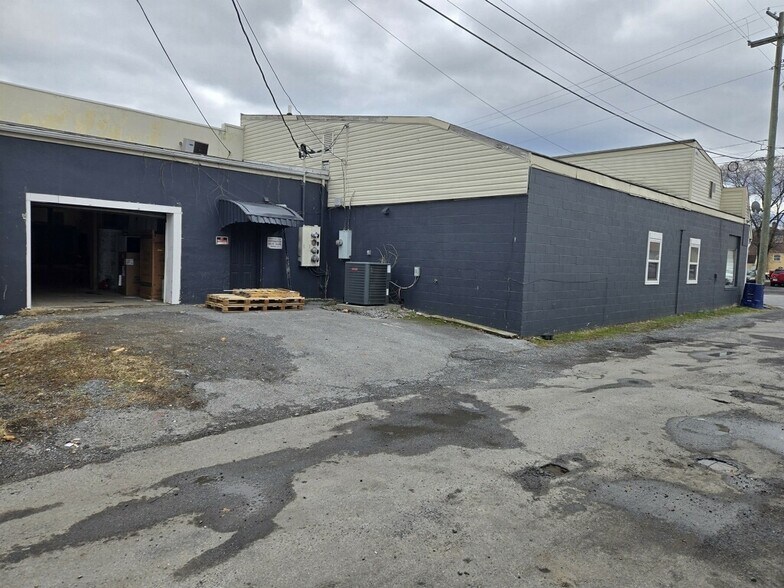 20-40 E 8th St, Front Royal, VA for lease - Building Photo - Image 2 of 18