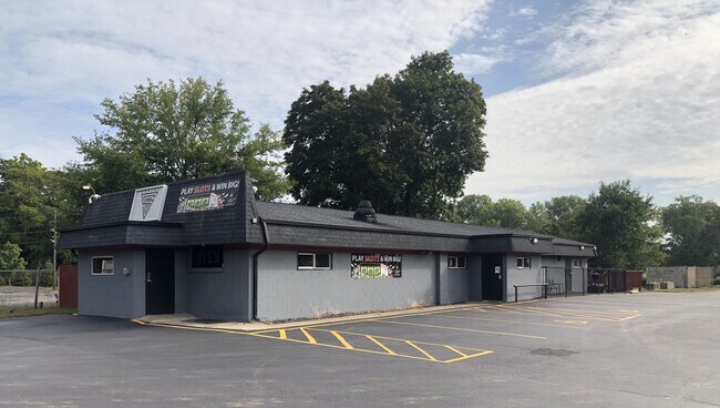 More details for 37895 N Sheridan Rd, Beach Park, IL - Retail for Sale