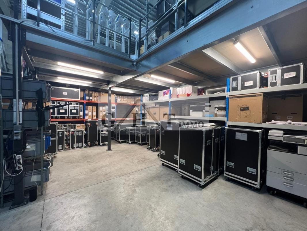 Industrial in Villeneuve-la-Garenne for lease Interior Photo- Image 1 of 14