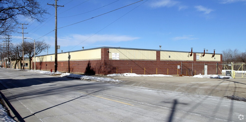 2300 W Cornell St, Milwaukee, WI for sale - Building Photo - Image 3 of 8