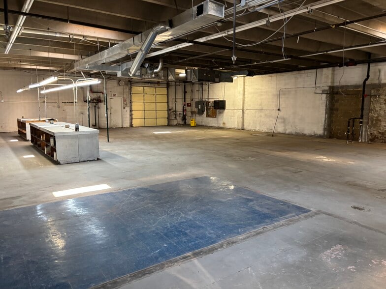 335 Juanita St, Colorado Springs, CO for sale - Interior Photo - Image 3 of 8