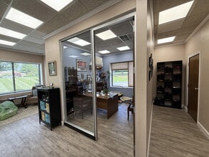 43 Newburgh Rd, Hackettstown, NJ for lease Interior Photo- Image 2 of 8
