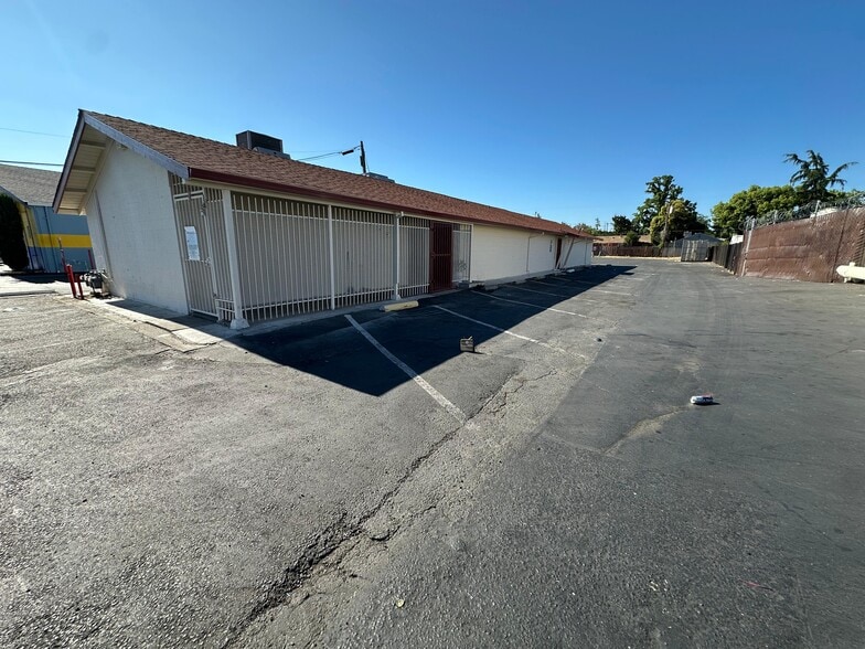 5026 Fruitridge Rd, Sacramento, CA for lease - Building Photo - Image 3 of 15