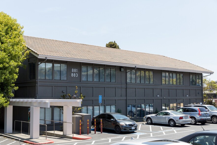 901-903 Sneath Ln, San Bruno, CA à louer - Photo du bâtiment - Image 3 de 6