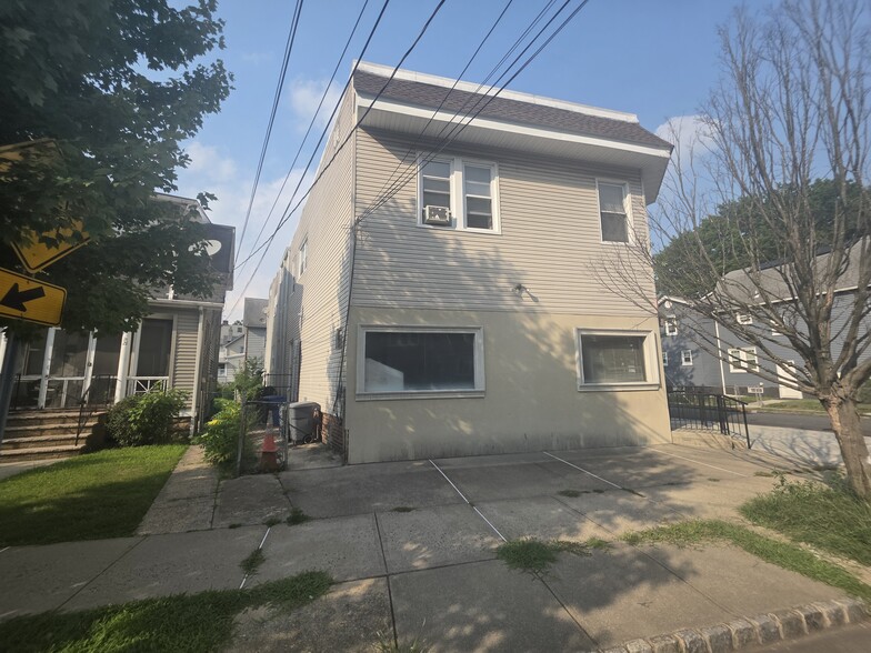 17 Maolis Ave, Bloomfield, NJ for sale - Building Photo - Image 2 of 16