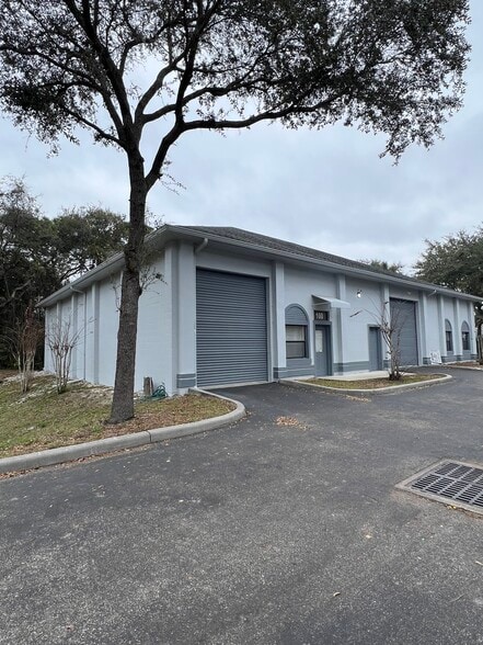 221 Strawberry Oaks Dr, Orange City, FL à louer - Photo du bâtiment - Image 2 de 14