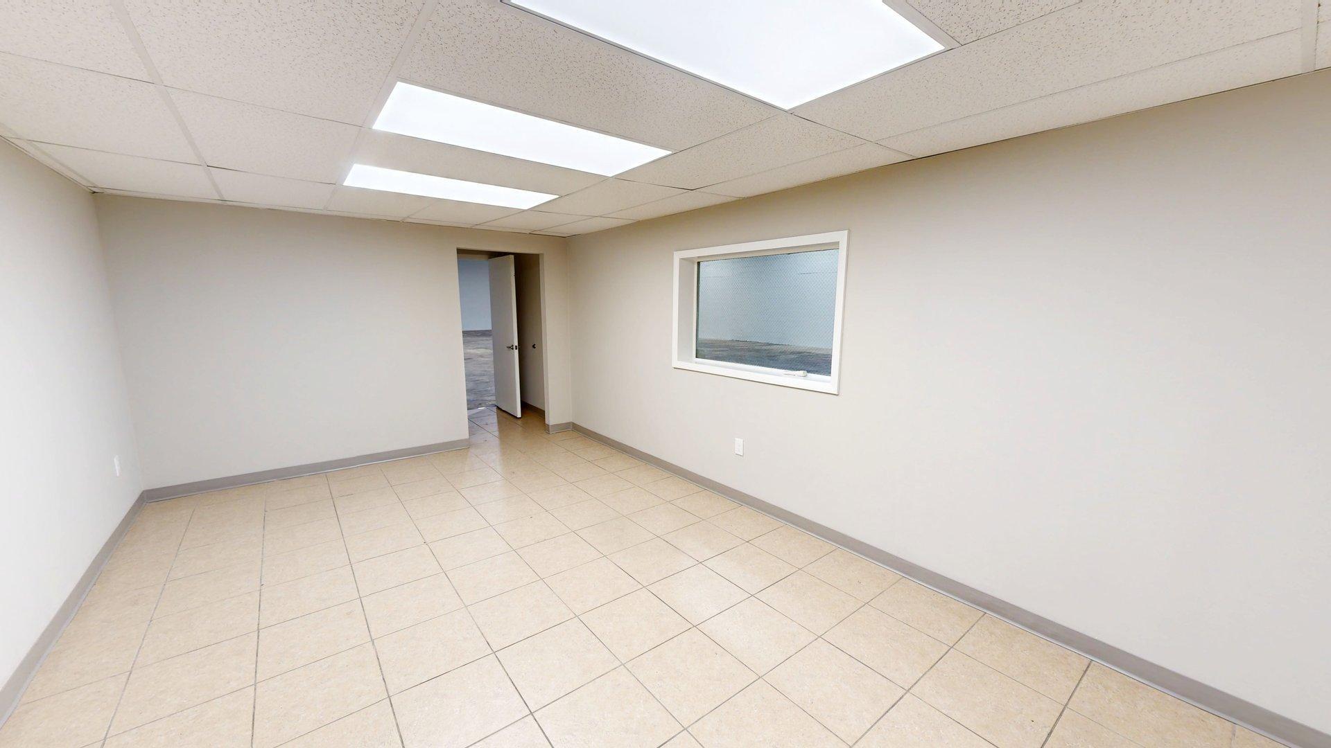 5551-5595 NW 72nd Ave, Miami, FL à louer Photo intérieure- Image 1 de 3