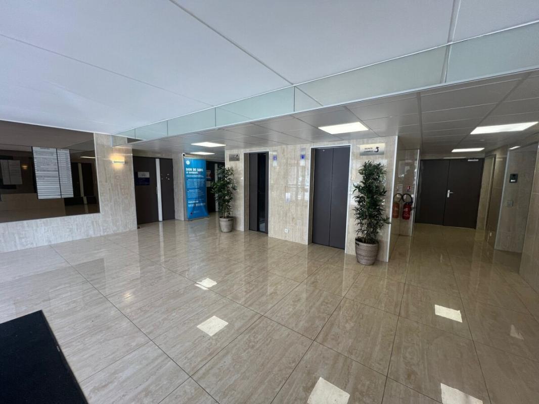 1 Voie Felix Eboue, Créteil à vendre Hall d’entrée- Image 1 de 11