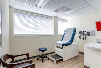 3541-3543 W Braddock Rd, Alexandria, VA for lease Interior Photo- Image 2 of 6