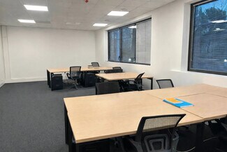 Plus de détails pour 270 Rue Pierre Duhem, Aix-en-Provence - Coworking à louer