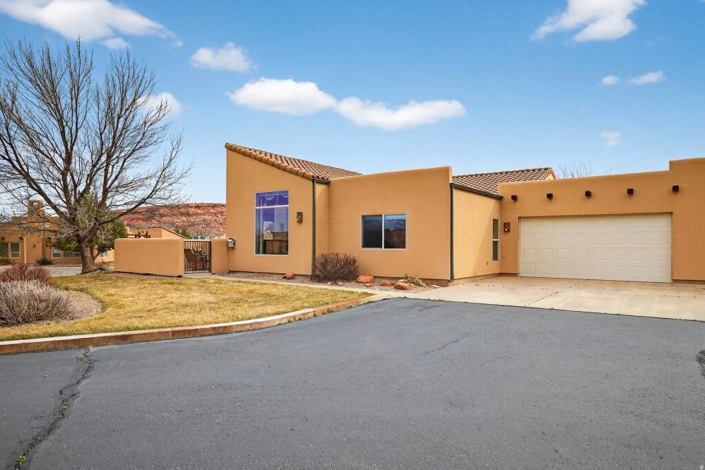 3686 Spanish Valley Dr, Moab, UT for sale Primary Photo- Image 1 of 10