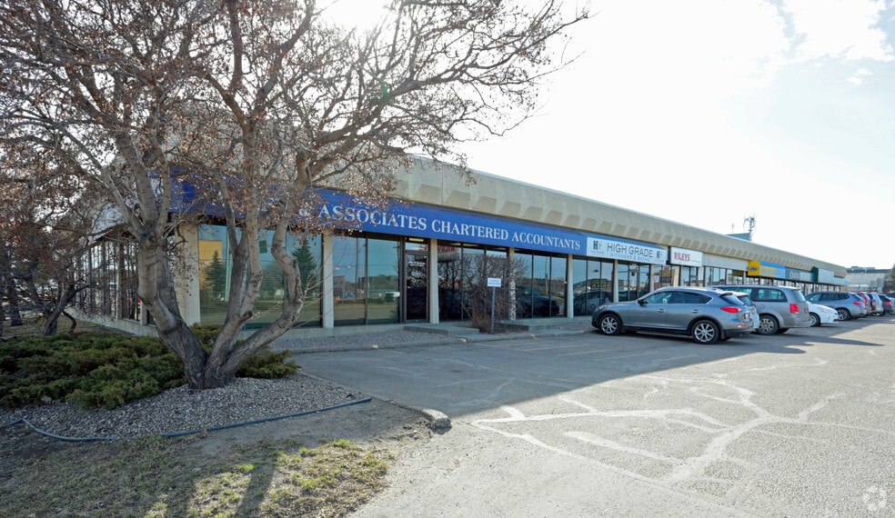 4353-4369 99th St NW, Edmonton, AB for lease - Building Photo - Image 3 of 4