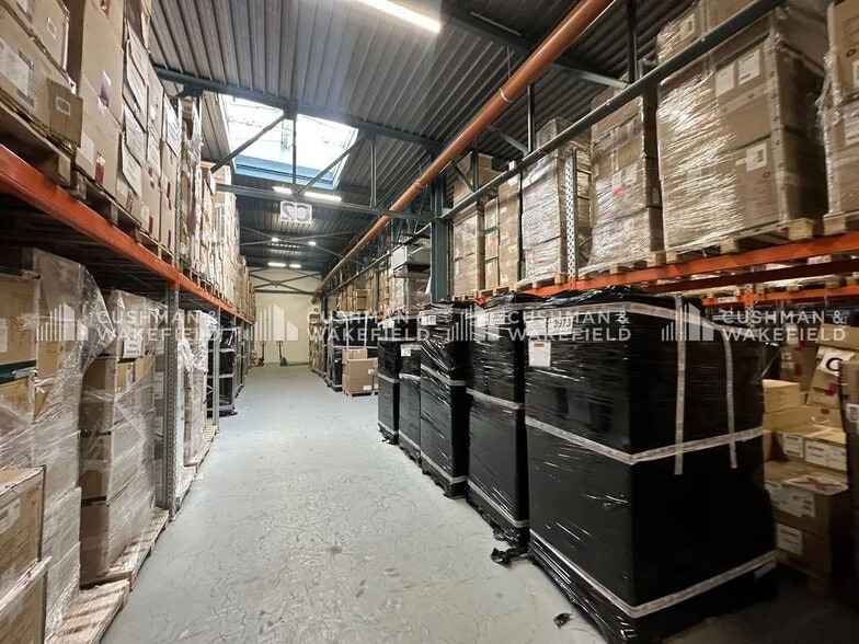 Flex in Mundolsheim for lease - Interior Photo - Image 3 of 8