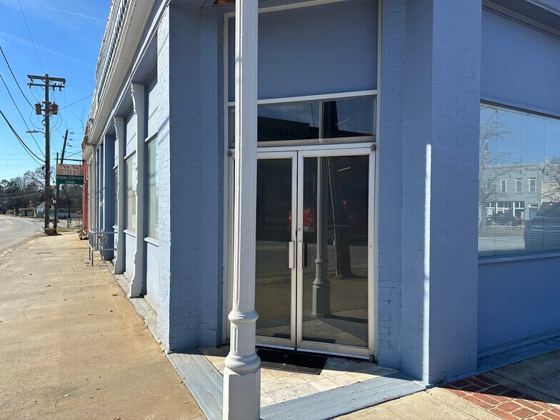 13 Public Sq, Bowman, GA à vendre - Photo du bâtiment - Image 2 de 12